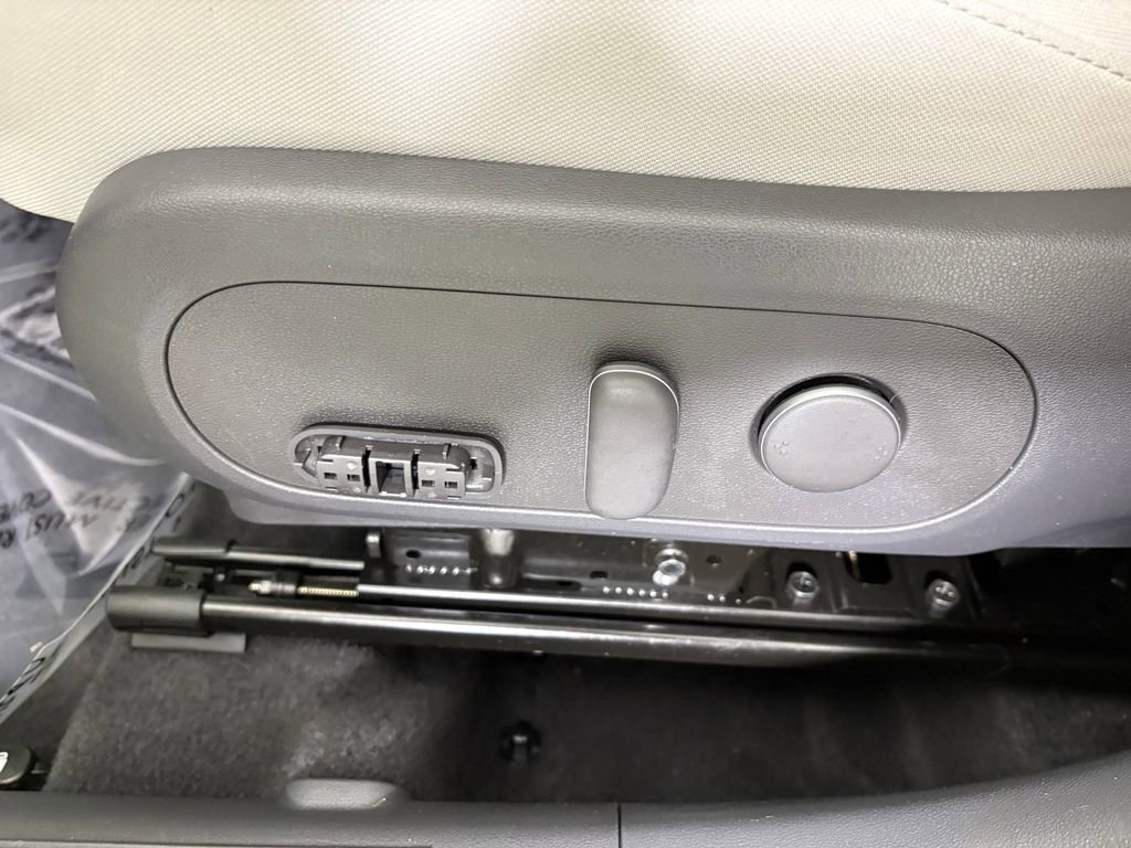 Used 2024 Hyundai Kona SEL AWD/4WD image 15