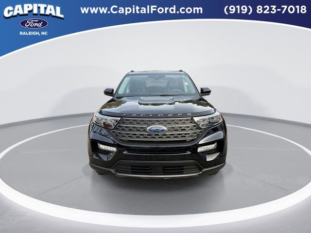 Certified 2022 Ford Explorer XLT w/ Equipment Group 202A image 3