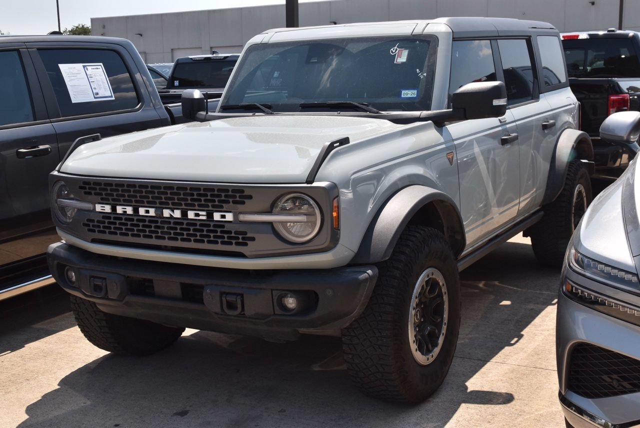 Certified 2023 Ford Bronco Badlands w/ Sasquatch Package AWD/4WD image 2