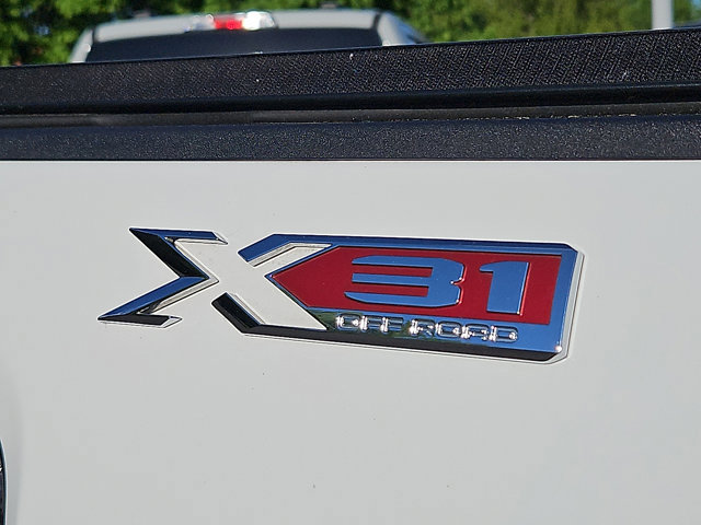 Used 2025 GMC Sierra 2500 SLE w/ SLE Value Package; AWD/4WD image 32