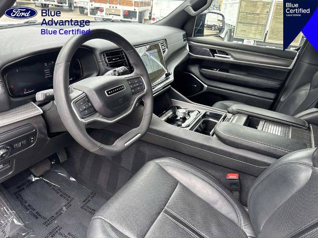 Used 2024 Jeep Wagoneer L Series II RWD image 18