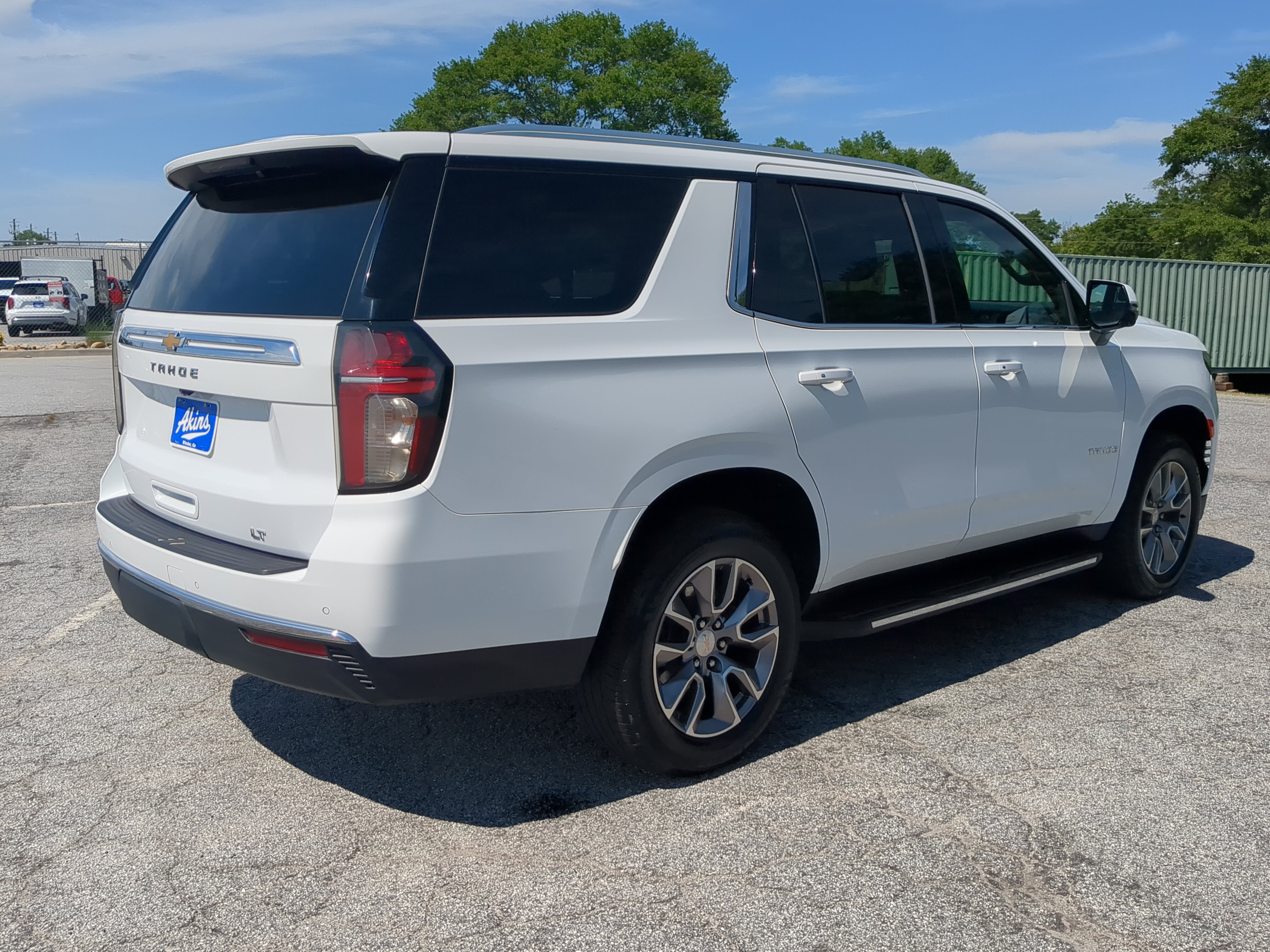 Used 2022 Chevrolet Tahoe LT w/ LT Signature Package RWD image 3