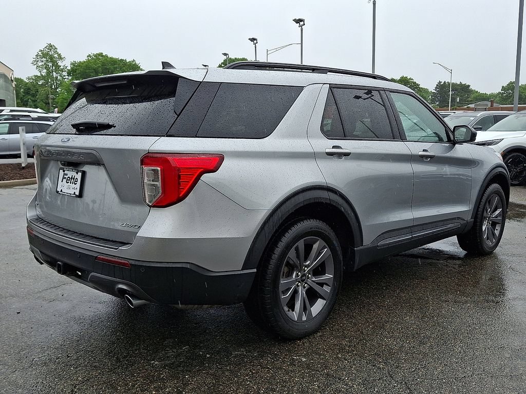 Certified 2023 Ford Explorer XLT w/ Equipment Group 202A AWD/4WD image 4