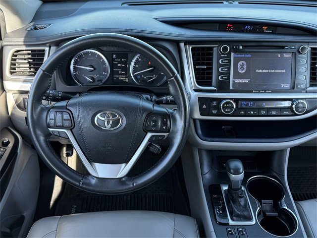 Used 2019 Toyota Highlander XLE image 10