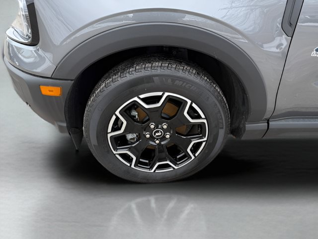 Certified 2025 Ford Bronco Sport Outer Banks w/ Outer Banks Tech Package+ AWD/4WD image 28