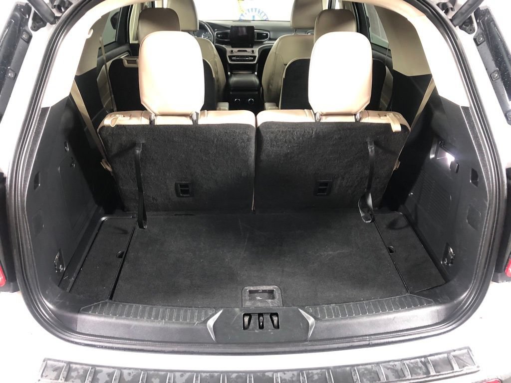 Certified 2023 Ford Explorer XLT w/ Equipment Group 202A AWD/4WD image 23