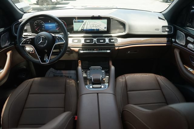 Used 2025 Mercedes-Benz GLS 450 4MATIC image 23