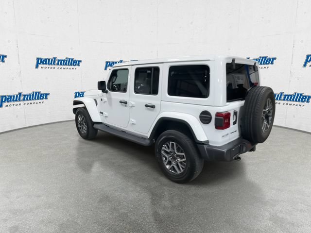 Used 2025 Jeep Wrangler Unlimited Sahara AWD/4WD image 8