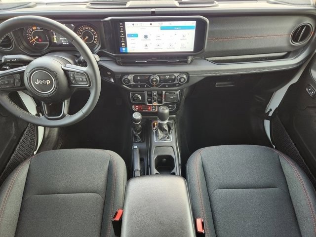 Used 2025 Jeep Wrangler Unlimited Rubicon image 26