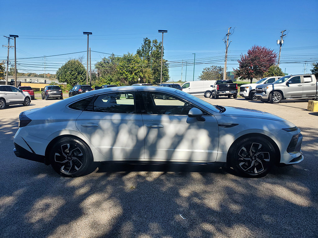 Used 2024 Hyundai Sonata SEL AWD/4WD image 4
