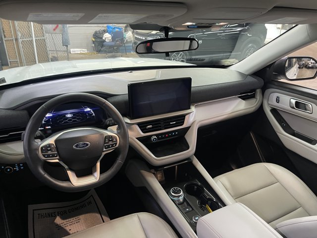 Certified 2025 Ford Explorer Active w/ Active Comfort Package AWD/4WD image 16