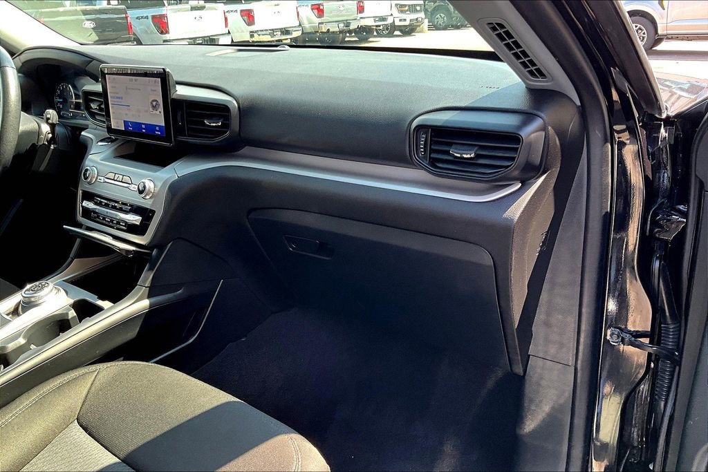 Certified 2023 Ford Explorer XLT w/ Class IV Trailer Tow Package image 15