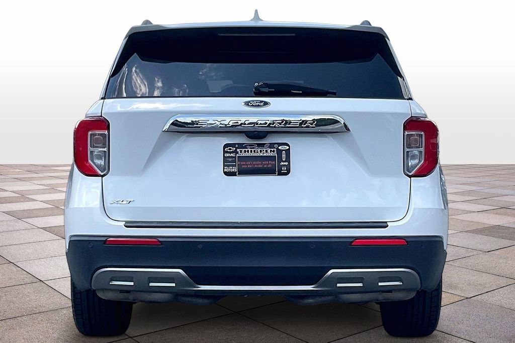 Certified 2024 Ford Explorer XLT w/ Equipment Group 202A RWD image 4