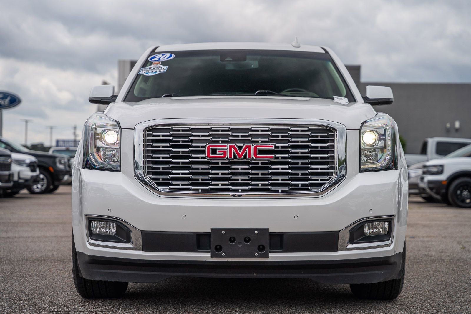 Used 2020 GMC Yukon XL Denali w/ Open Road Package RWD image 2