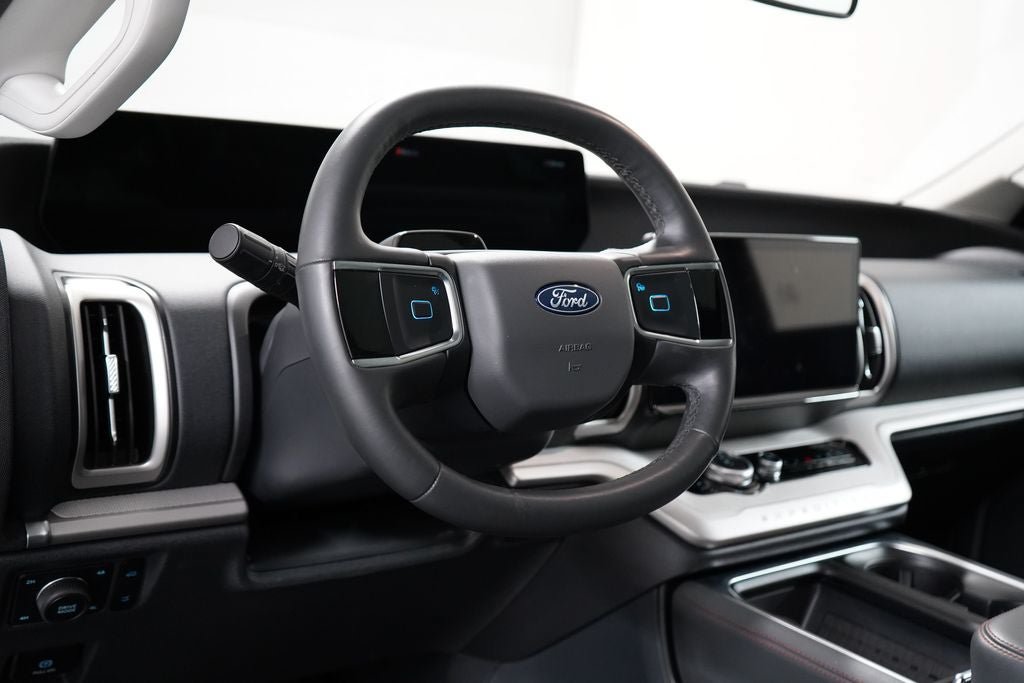 Certified 2025 Ford Expedition Active AWD/4WD image 13