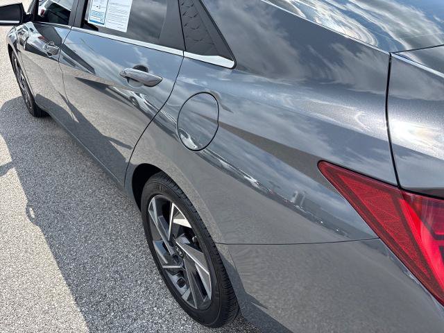 Used 2024 Hyundai Elantra SEL w/ Convenience Package FWD image 18