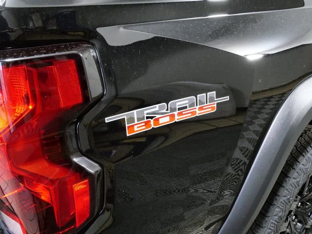 Used 2023 Chevrolet Colorado Trail Boss w/ Technology Package AWD/4WD image 9