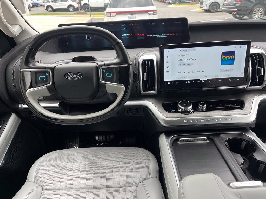 Certified 2025 Ford Expedition Max Platinum w/ Driver's Package AWD/4WD image 17