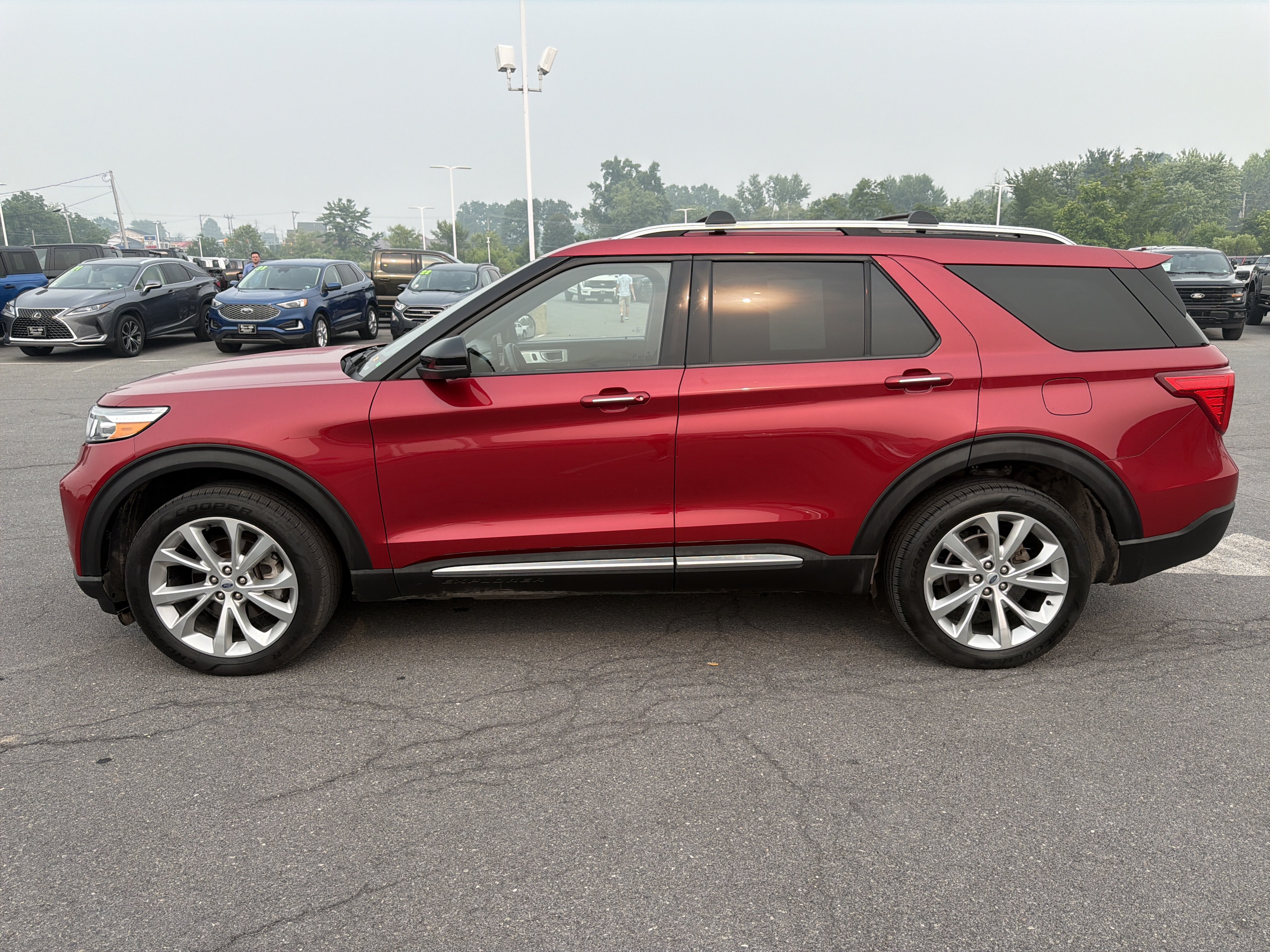 Certified 2022 Ford Explorer Platinum w/ Equipment Group 601A AWD/4WD image 7