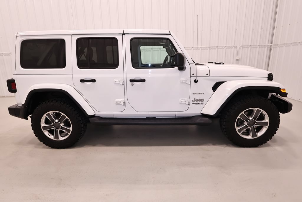 Used 2019 Jeep Wrangler Unlimited Sahara w/ Uconnect 4C Nav & Sound Group AWD/4WD image 2