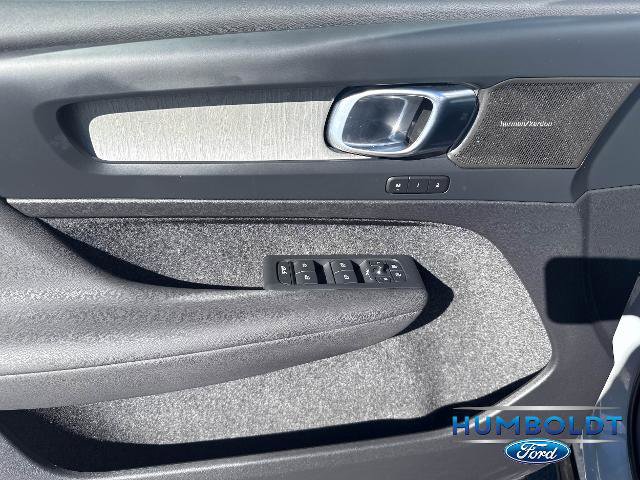 Used 2024 Volvo XC40 B5 Ultimate w/ Protection Package Premier image 11