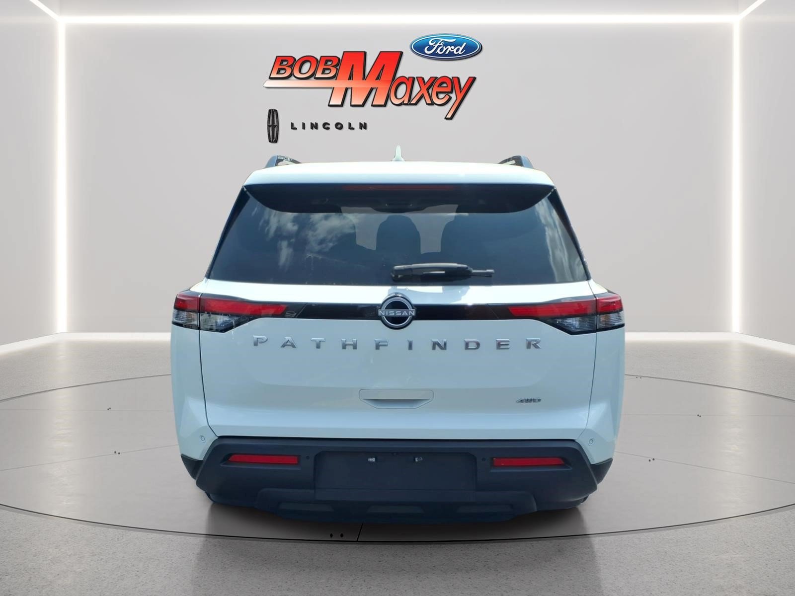 Used 2025 Nissan Pathfinder SV AWD/4WD image 5