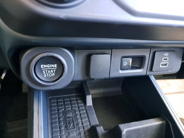Certified 2025 Ford Maverick Lariat AWD/4WD image 13
