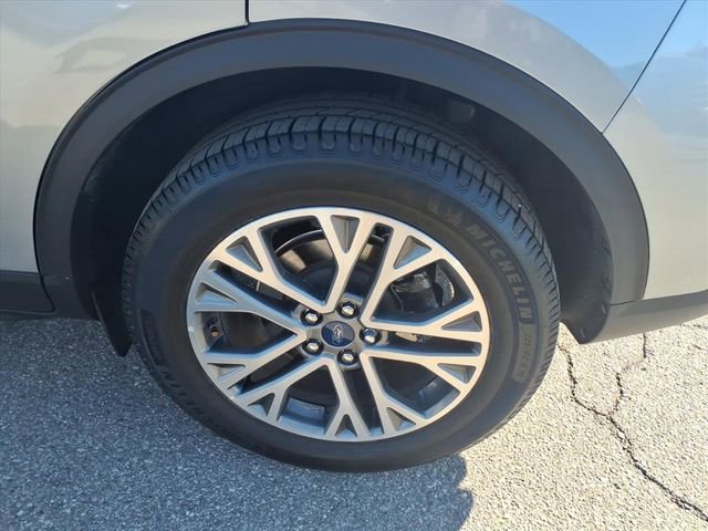 Certified 2022 Ford Escape SEL image 10