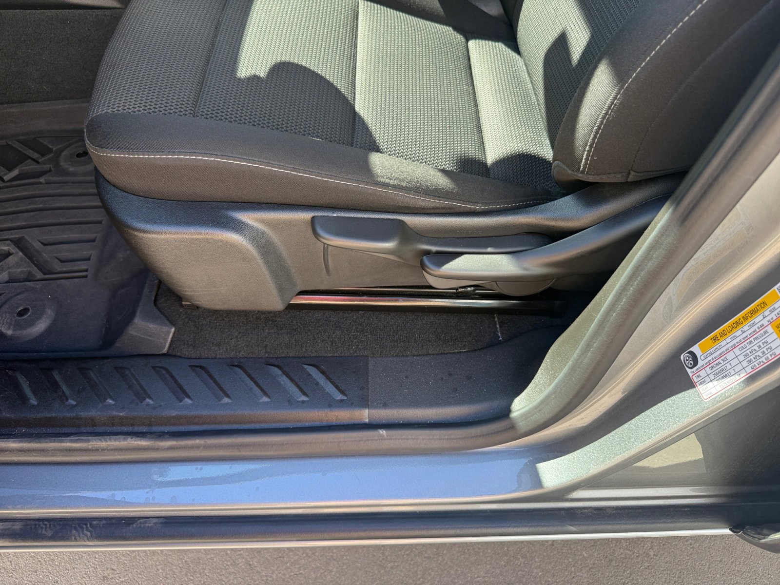 Used 2024 Chevrolet Colorado LT w/ LT Convenience Package image 15