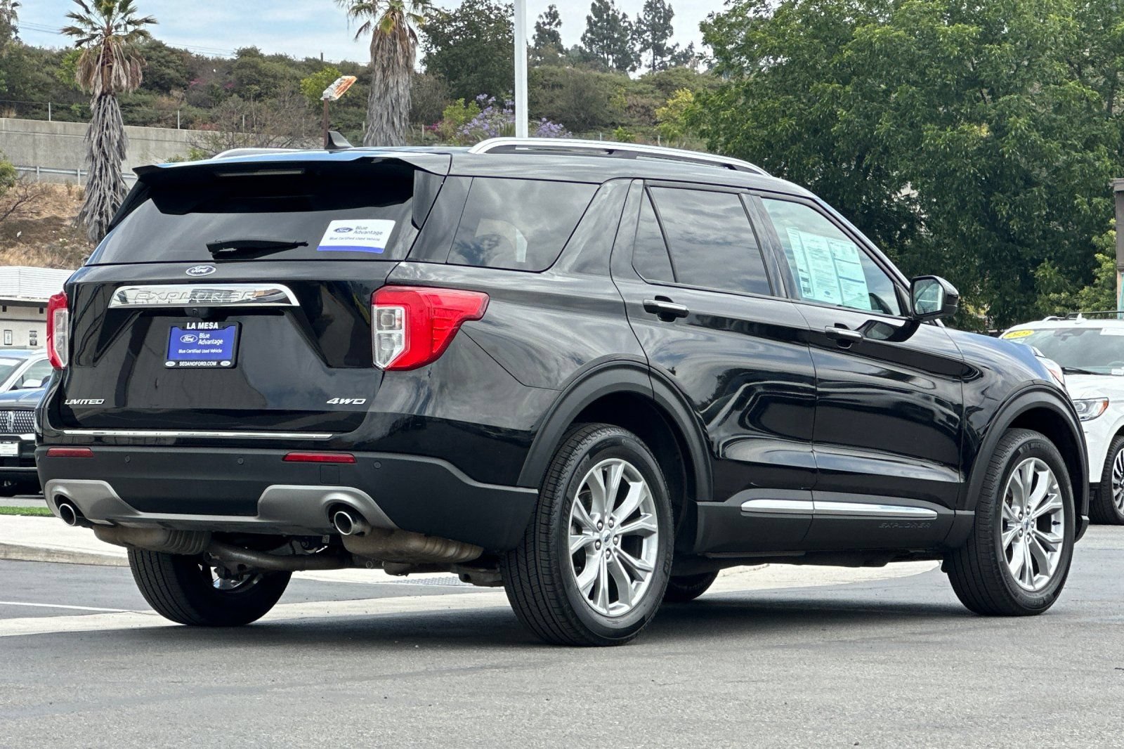 Certified 2024 Ford Explorer Limited AWD/4WD image 3