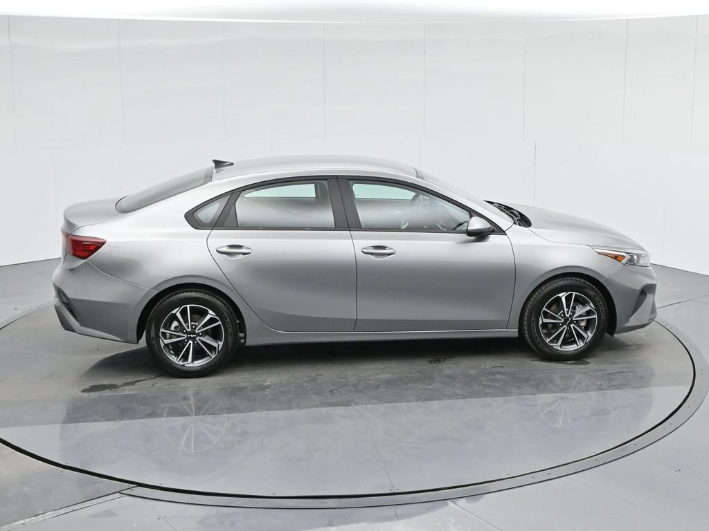 Used 2022 Kia Forte LXS FWD image 42