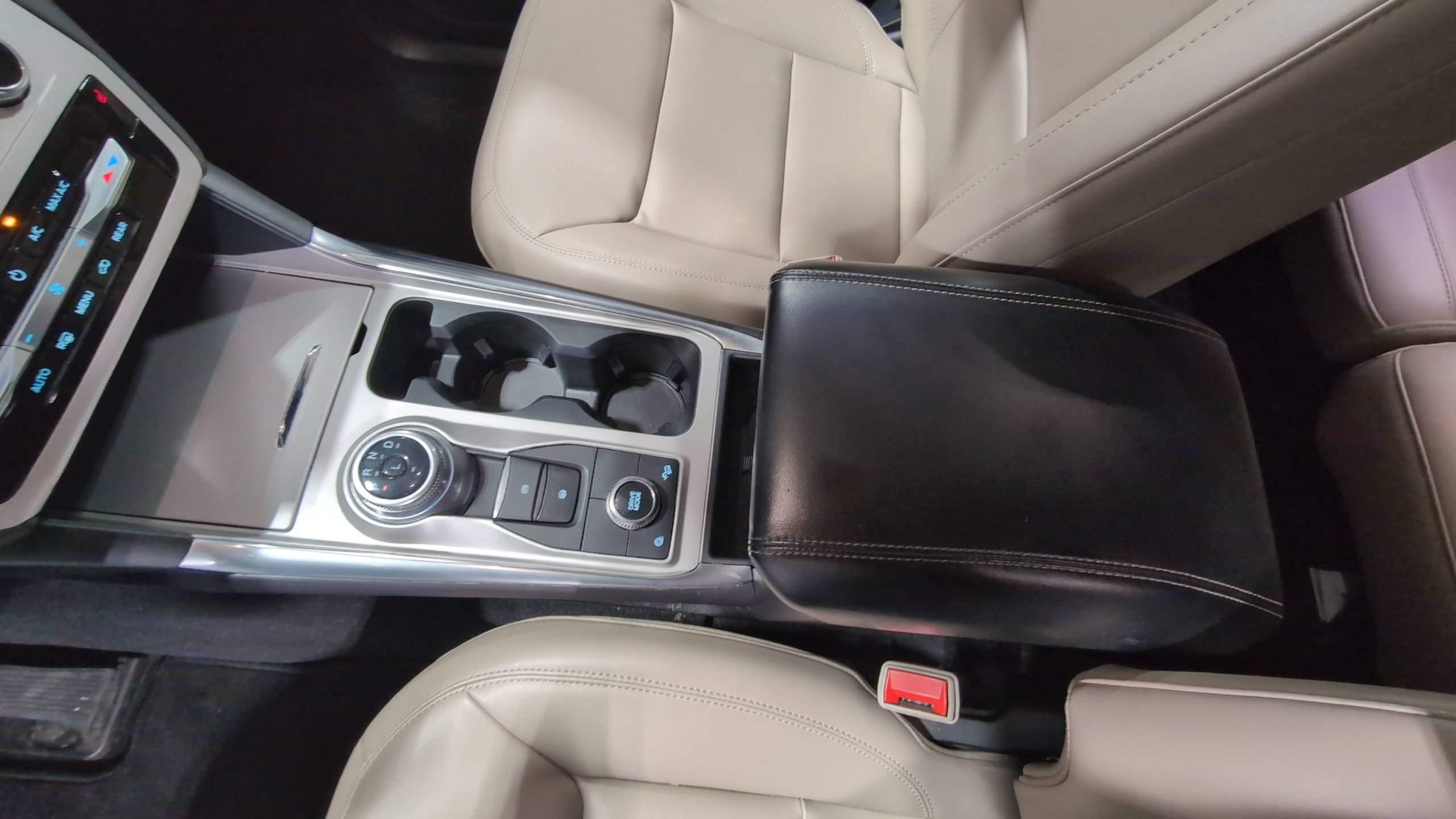 Certified 2023 Ford Explorer XLT w/ Equipment Group 202A AWD/4WD image 22