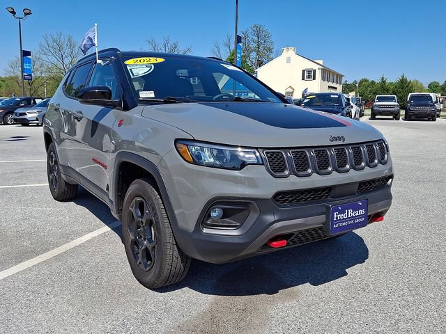 Used 2023 Jeep Compass Trailhawk AWD/4WD image 2