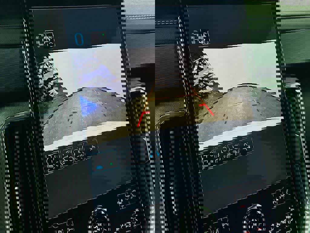 Used 2025 GMC Acadia Elevation image 29