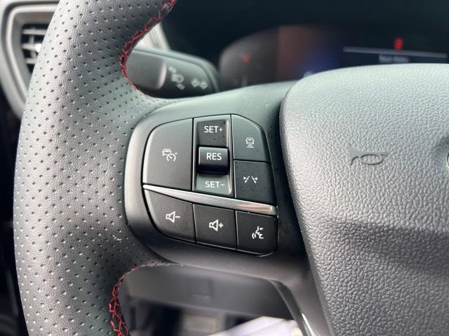 Certified 2024 Ford Escape ST-Line w/ Tech Pack #1 AWD/4WD image 9