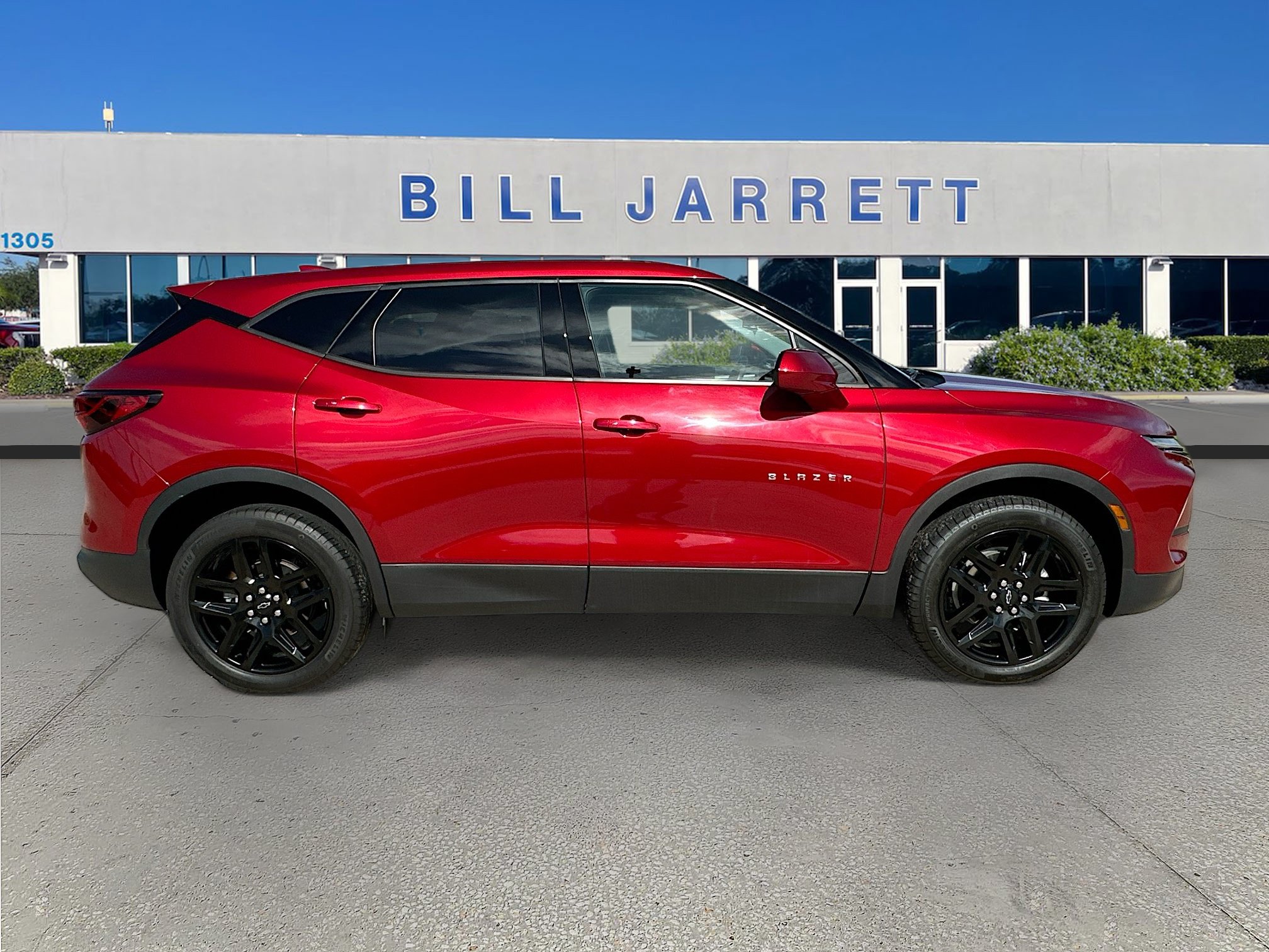 Used 2023 Chevrolet Blazer LT FWD image 8