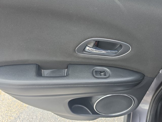 Used 2018 Honda HR-V EX image 14