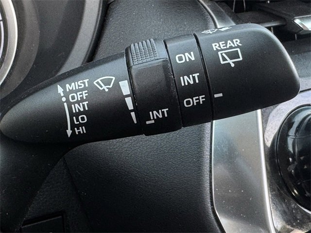 Used 2022 Toyota Venza LE image 21