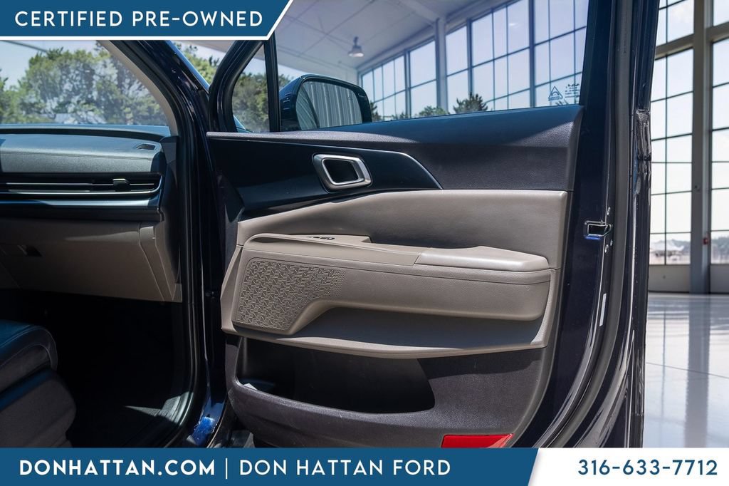 Used 2025 Kia Carnival FWD image 22