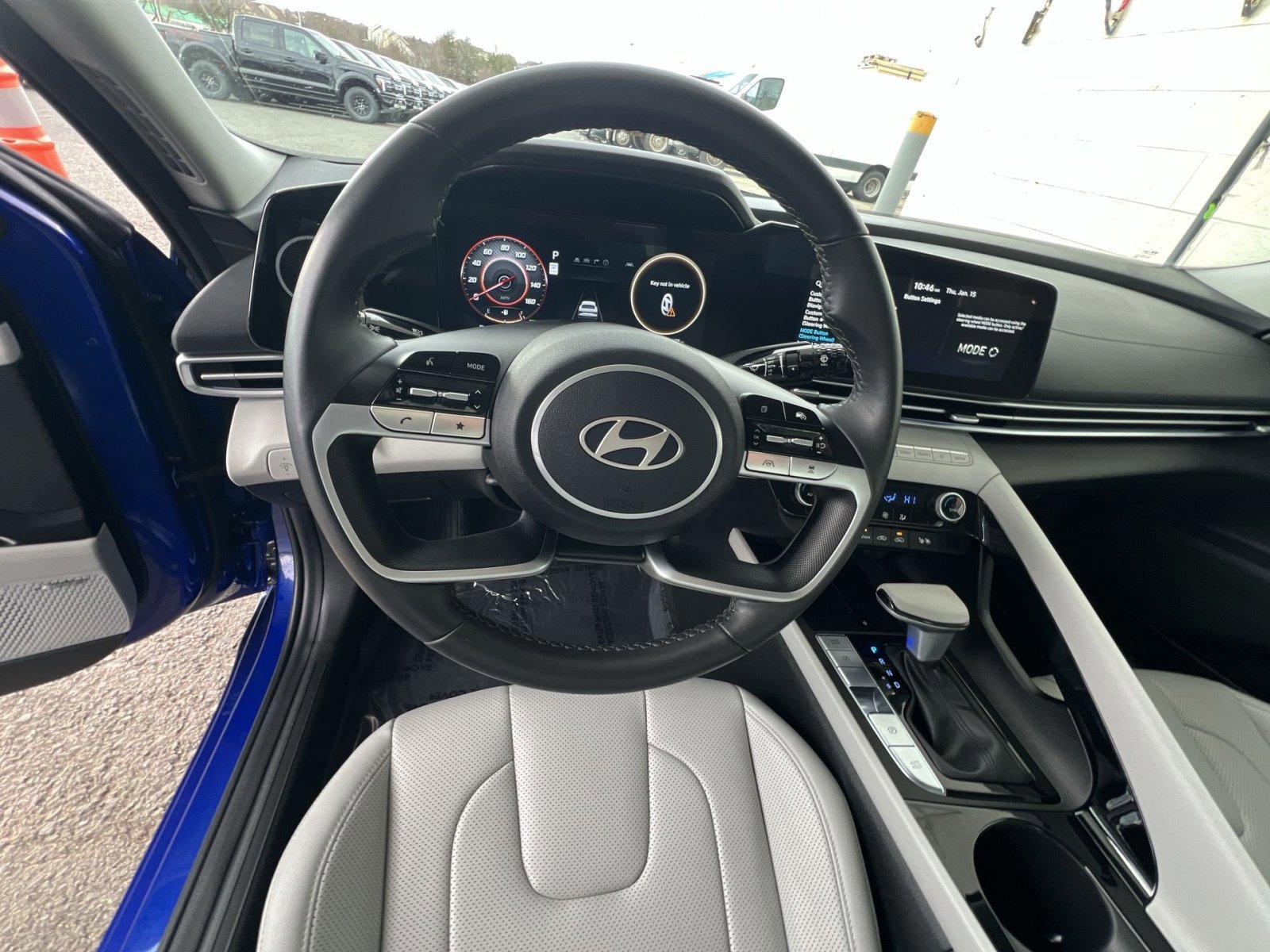 Used 2025 Hyundai Elantra Limited image 16