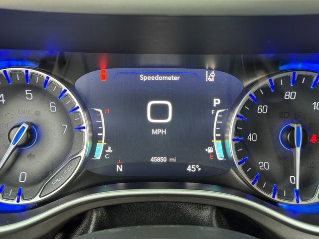 Used 2024 Chrysler Pacifica Touring-L image 25