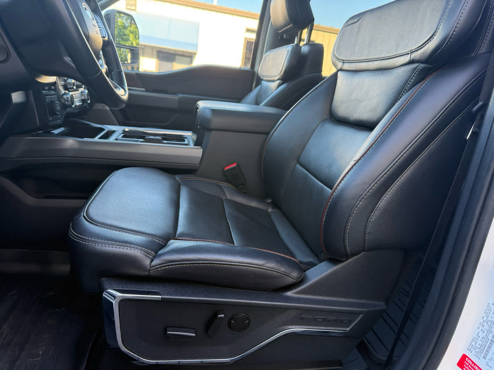 Certified 2024 Ford F250 Lariat w/ Lariat Ultimate Package AWD/4WD image 4
