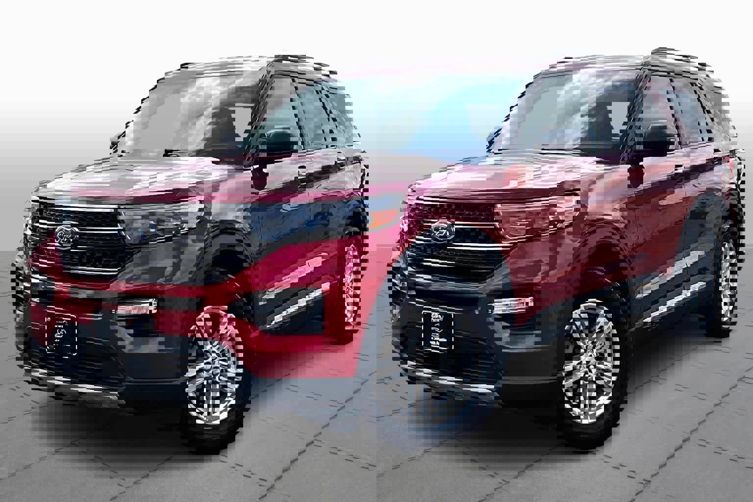 Certified 2022 Ford Explorer XLT w/ Equipment Group 202A image 6