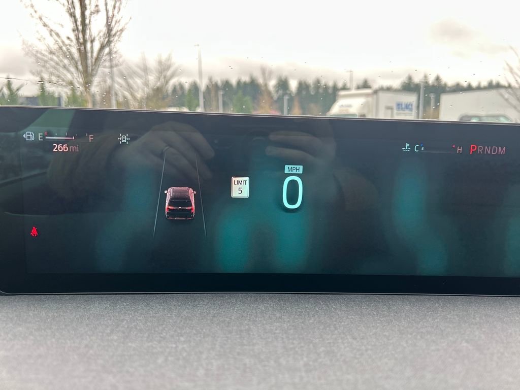 Certified 2025 Ford Expedition Active image 21