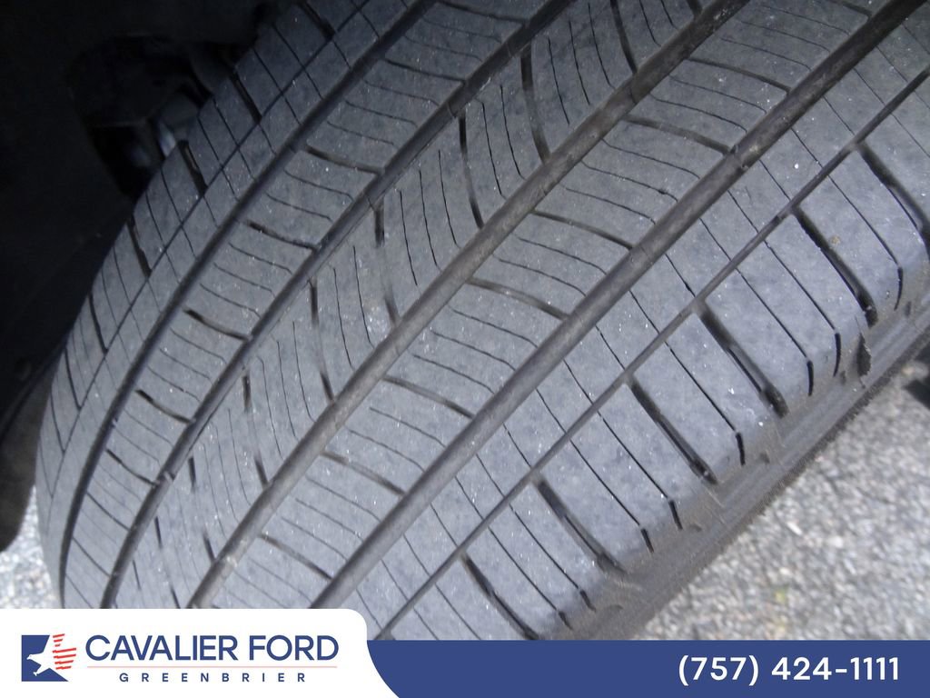 Certified 2025 Ford Explorer ST-Line AWD/4WD image 42