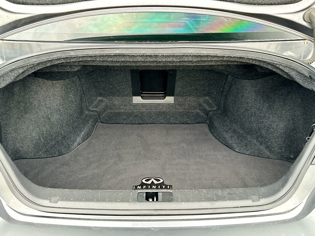 Used 2018 INFINITI Q70 Luxe w/ Proactive Package AWD/4WD image 16