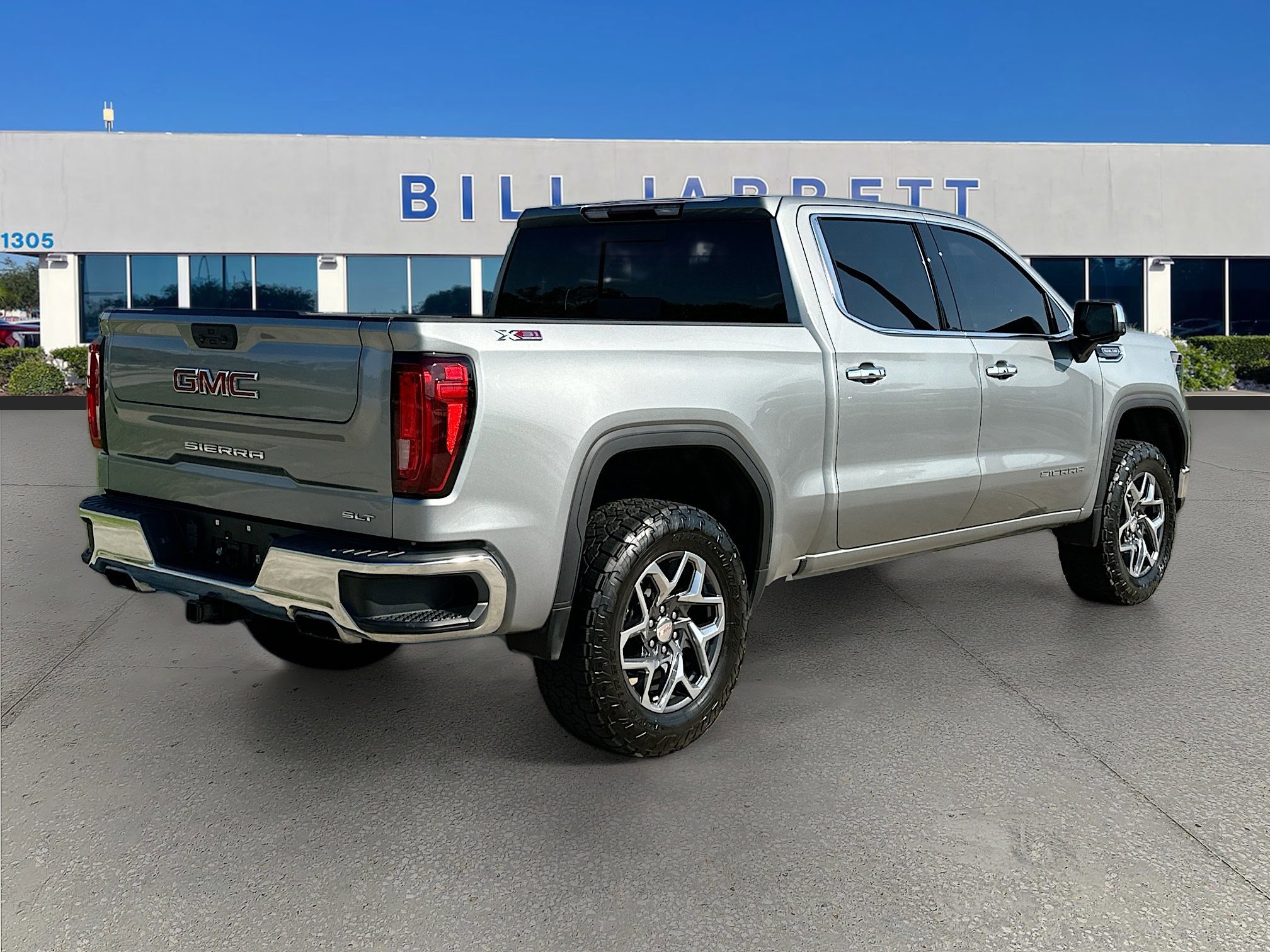 Used 2024 GMC Sierra 1500 SLT w/ SLT Premium Package image 5