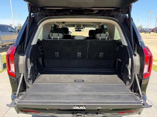 Certified 2025 Ford Expedition Active image 7