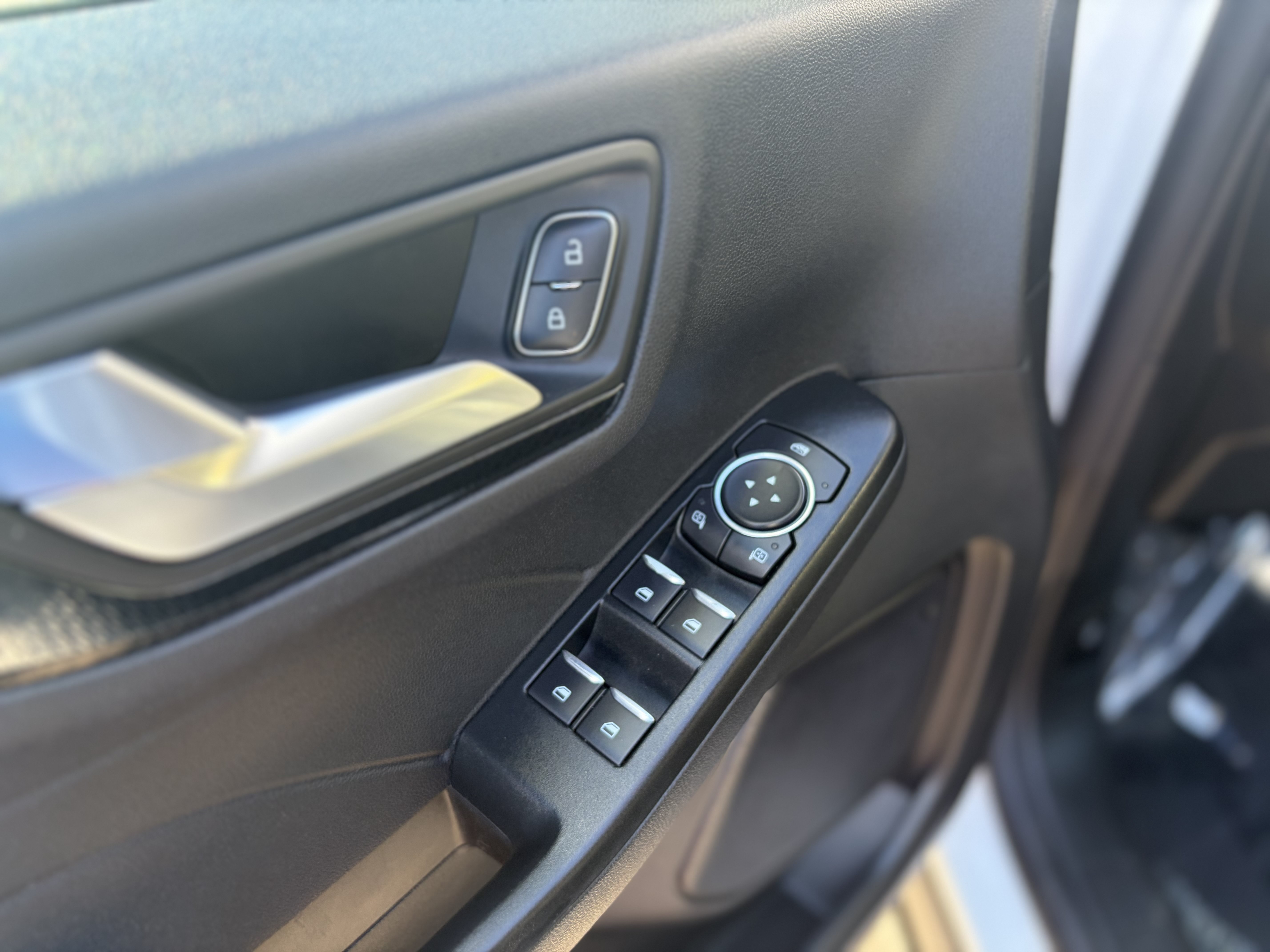 Certified 2022 Ford Escape SEL AWD/4WD image 13