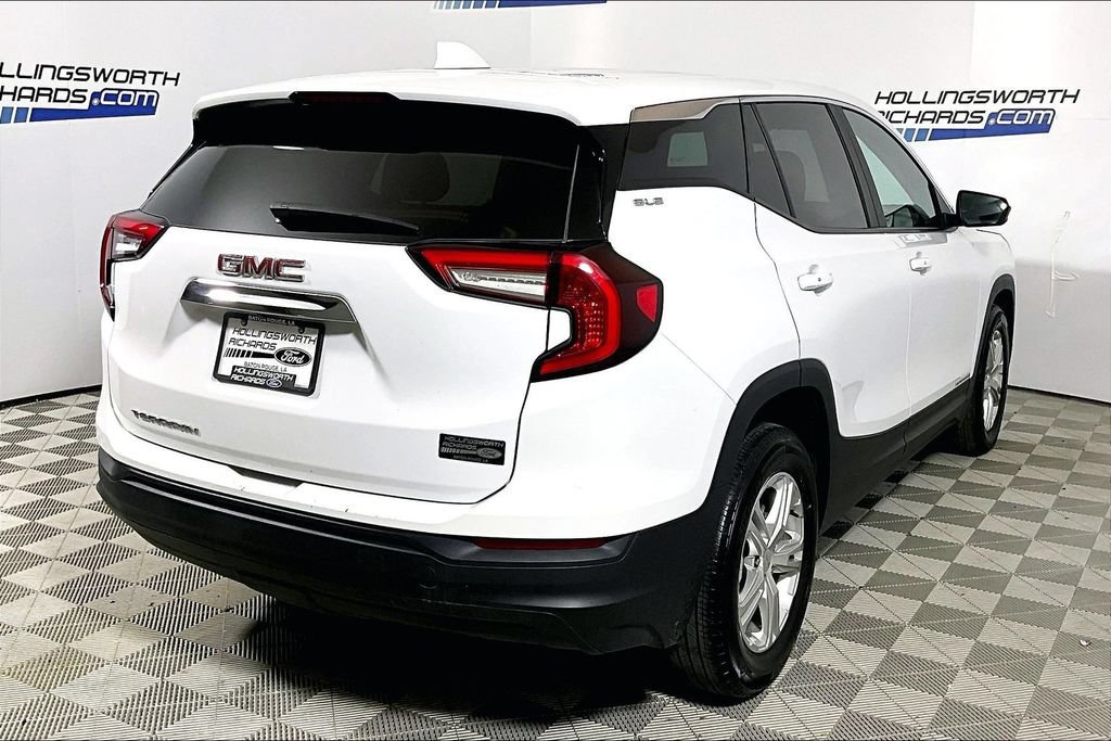 Used 2024 GMC Terrain SLE FWD image 9